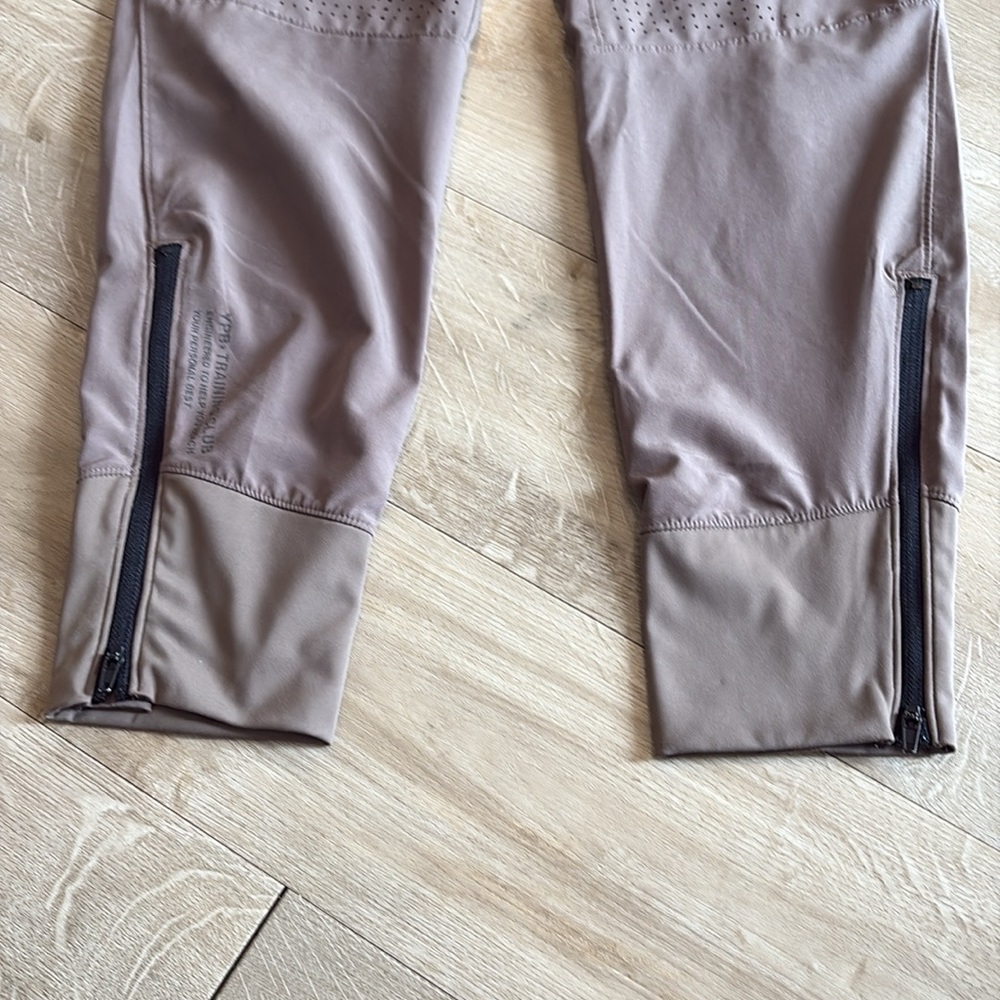 Abercrombie & Fitch YPB Motion Tek Pants Men’s Size XS 2 Tone Taupe Drawstring - Picture 8 of 12